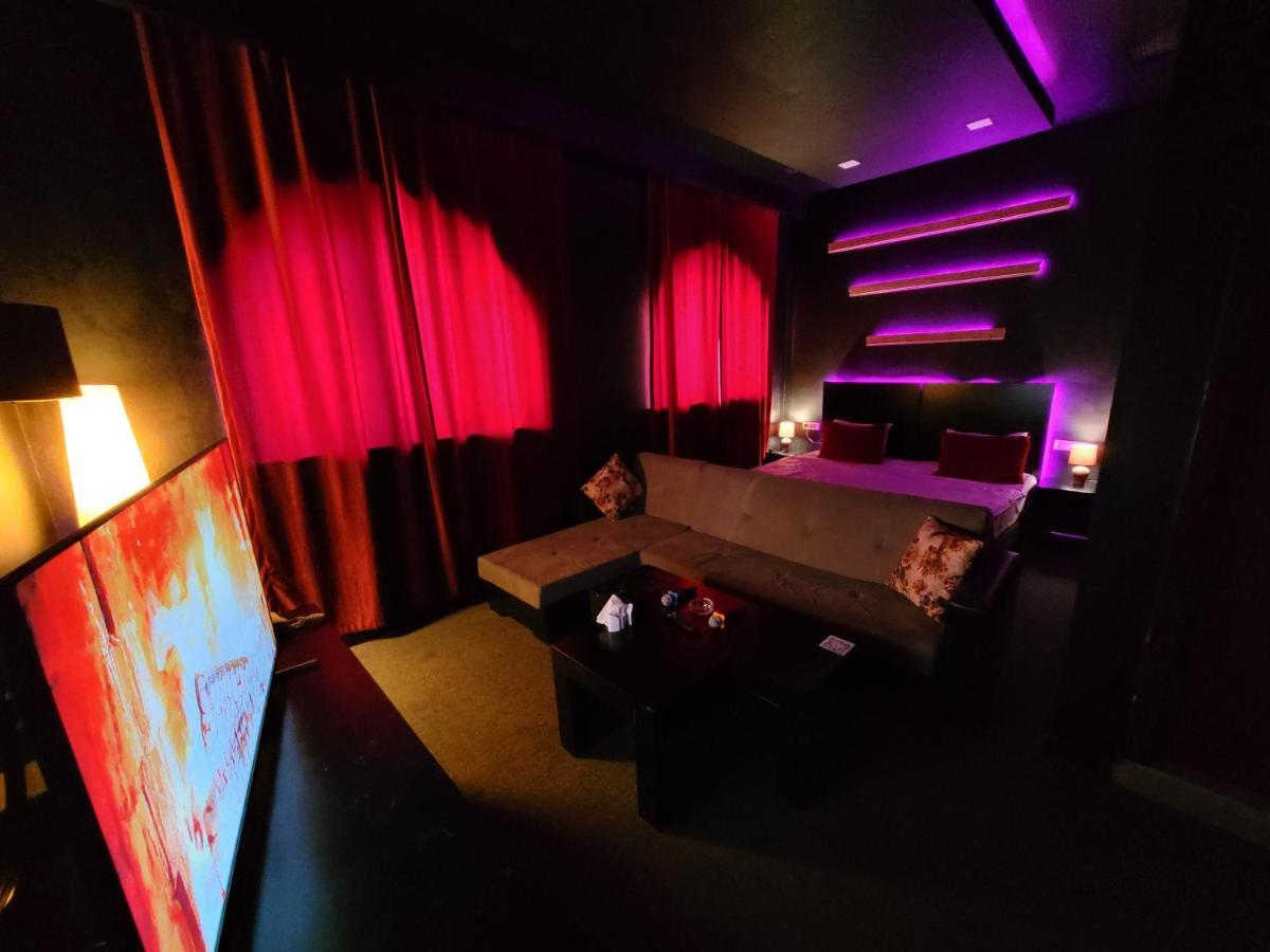 Cinema Plaza Hotel Baky Esterno foto
