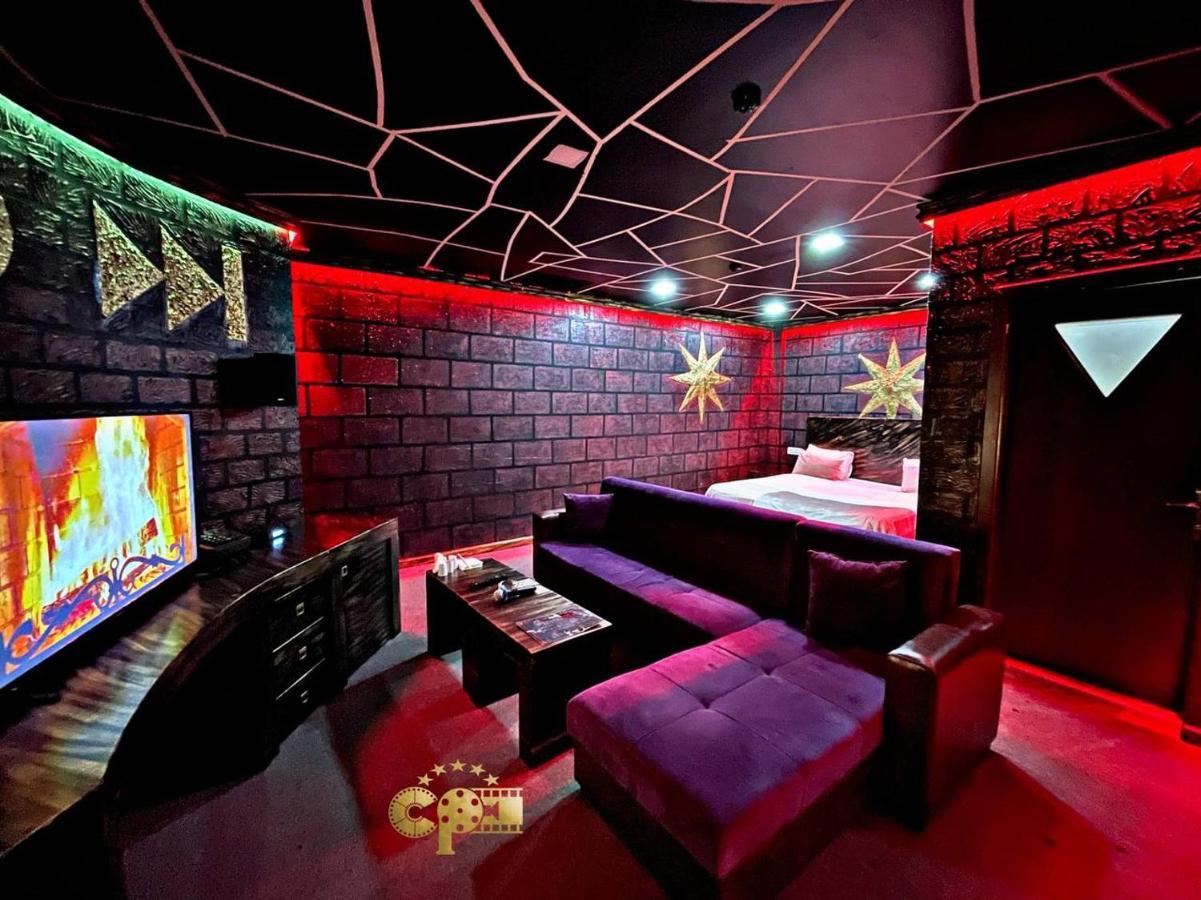 Cinema Plaza Hotel Baky Esterno foto
