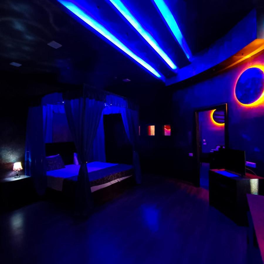 Cinema Plaza Hotel Baky Esterno foto