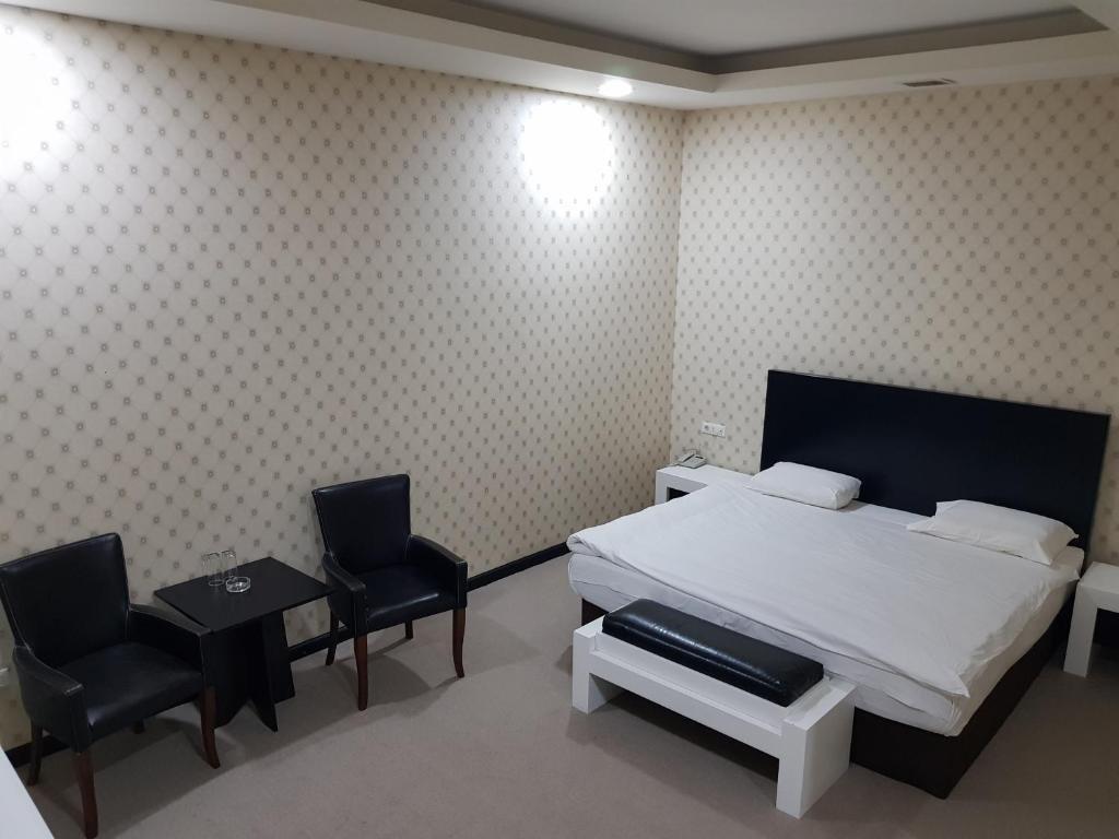 Cinema Plaza Hotel Baky Esterno foto