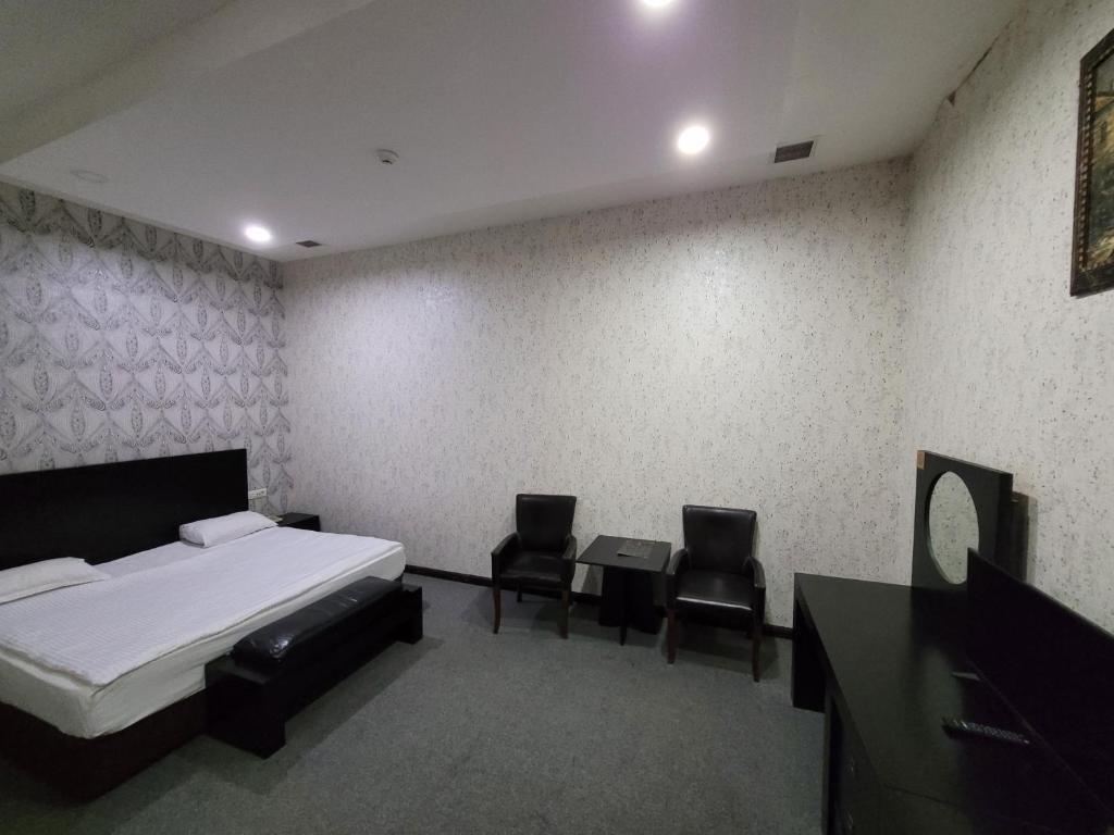 Cinema Plaza Hotel Baky Esterno foto