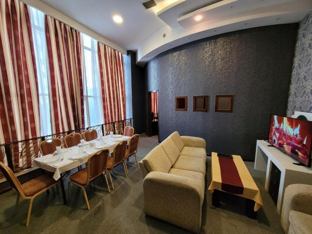 Cinema Plaza Hotel Baky Esterno foto