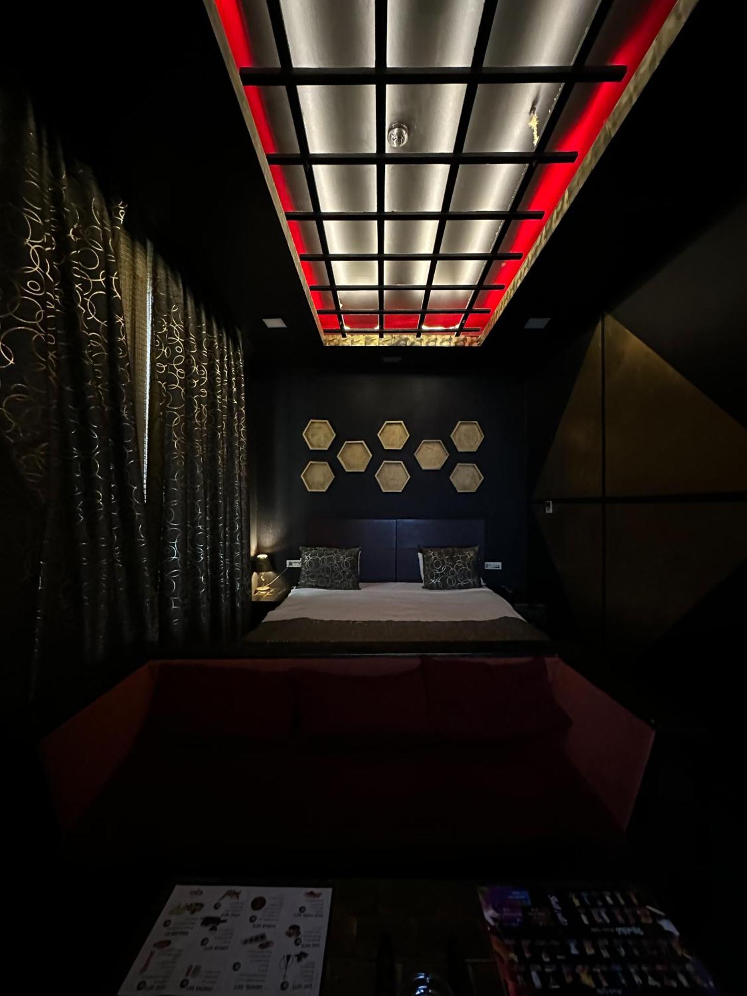 Cinema Plaza Hotel Baky Esterno foto