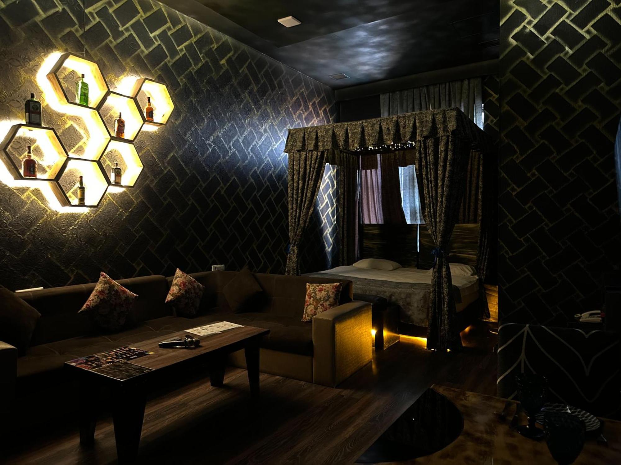 Cinema Plaza Hotel Baky Esterno foto