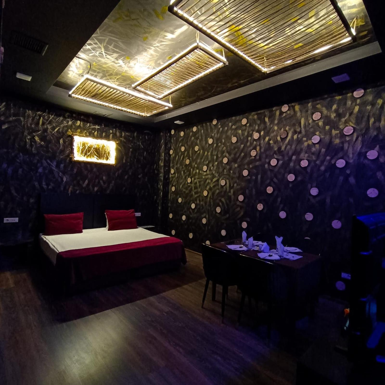 Cinema Plaza Hotel Baky Esterno foto